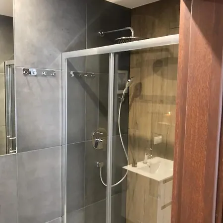 Szeregowy Nr1 *